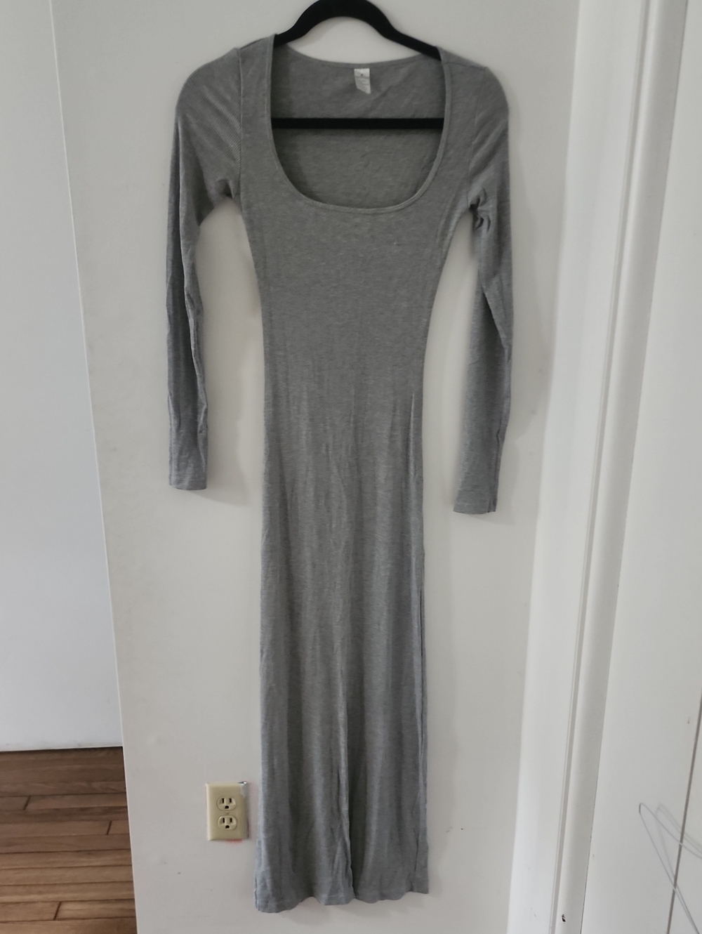 Women's Long Sleeve Scoop Neck Maxi Dress - Gray